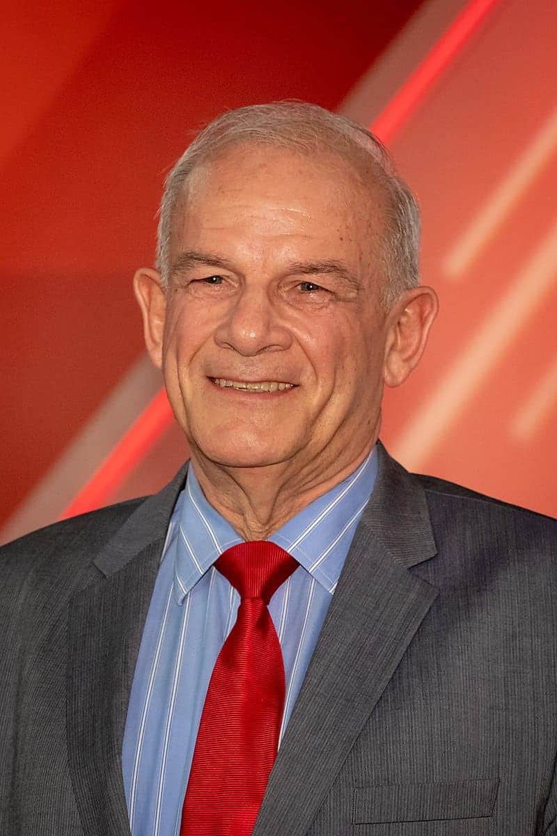 <a href="https://de.wikipedia.org/wiki/Peter_Hahne">Peter Hahne, deutscher Fernsehmoderator und Autor</a>